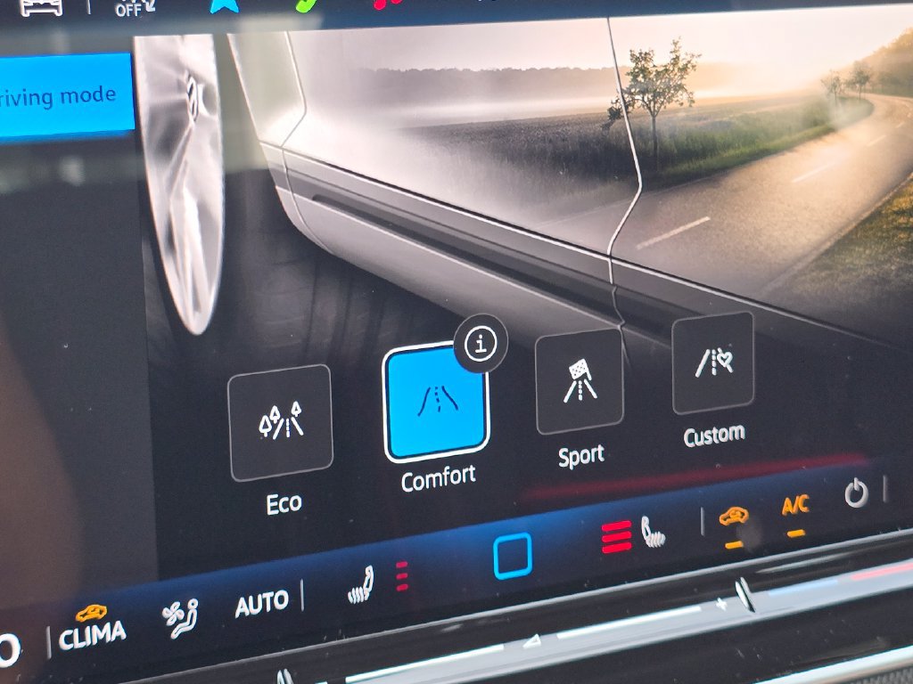 New 2026 Volkswagen GTI SE FWD image 7
