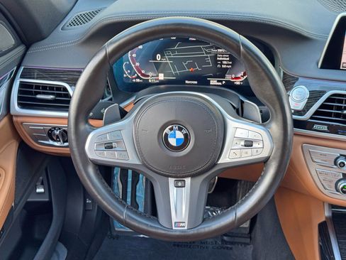 Used 2022 BMW 740i w/ M Sport Package RWD image 22