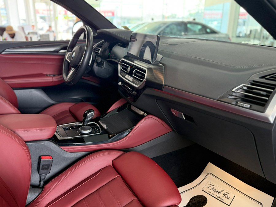 Used 2023 BMW X4 xDrive30i w/ M Sport Package AWD/4WD image 17