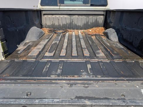 Used 2011 Nissan Titan SV w/ SV Value Truck Pkg image 34