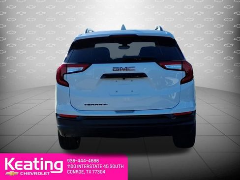 Used 2024 GMC Terrain SLE w/ Elevation Edition FWD image 7