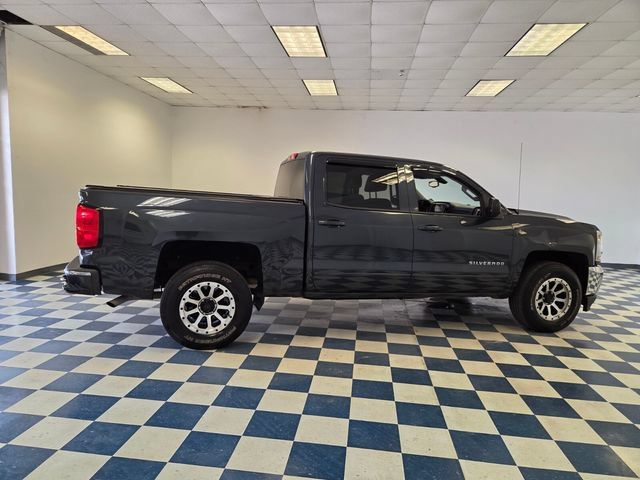 Used 2018 Chevrolet Silverado 1500 LT w/ LT Eassist Package RWD image 9