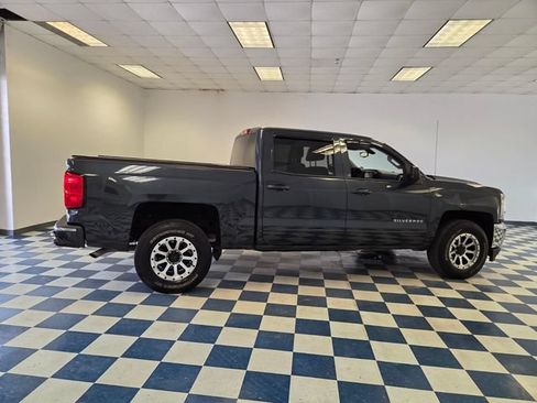 Used 2018 Chevrolet Silverado 1500 LT w/ LT Eassist Package RWD image 9