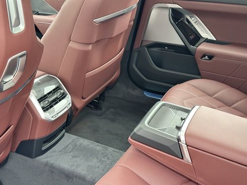 Used 2025 BMW 760i xDrive image 22