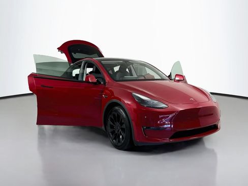 Used 2023 Tesla Model Y Long Range AWD/4WD image 33
