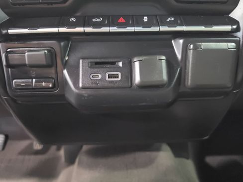 Used 2019 GMC Sierra 1500 SLE w/ SLE Value Package AWD/4WD image 22