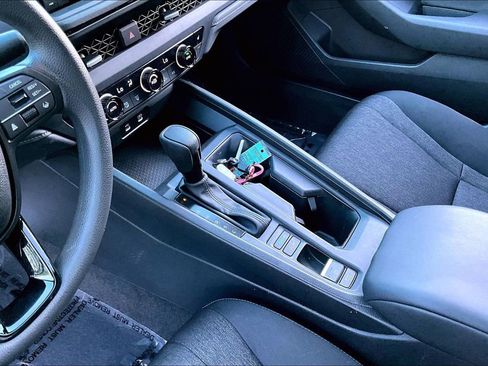 Used 2025 Honda Accord SE image 15