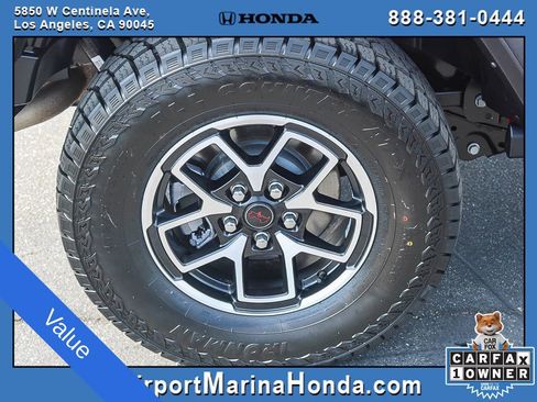 Used 2025 Jeep Wrangler Unlimited Rubicon AWD/4WD image 16