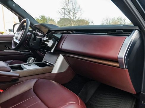 Used 2024 Land Rover Range Rover SE image 48