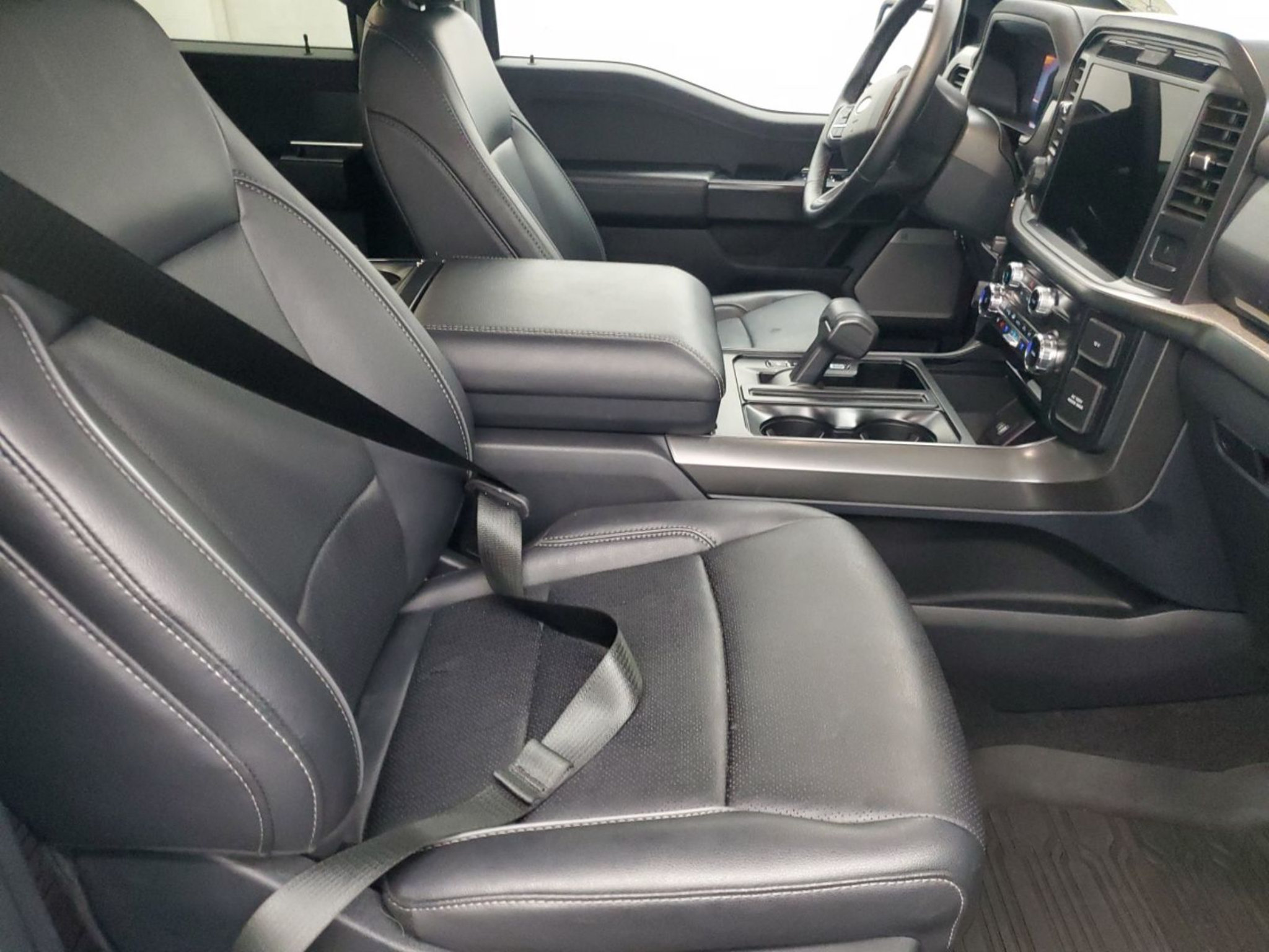 Used 2025 Ford F150 Lariat AWD/4WD image 6