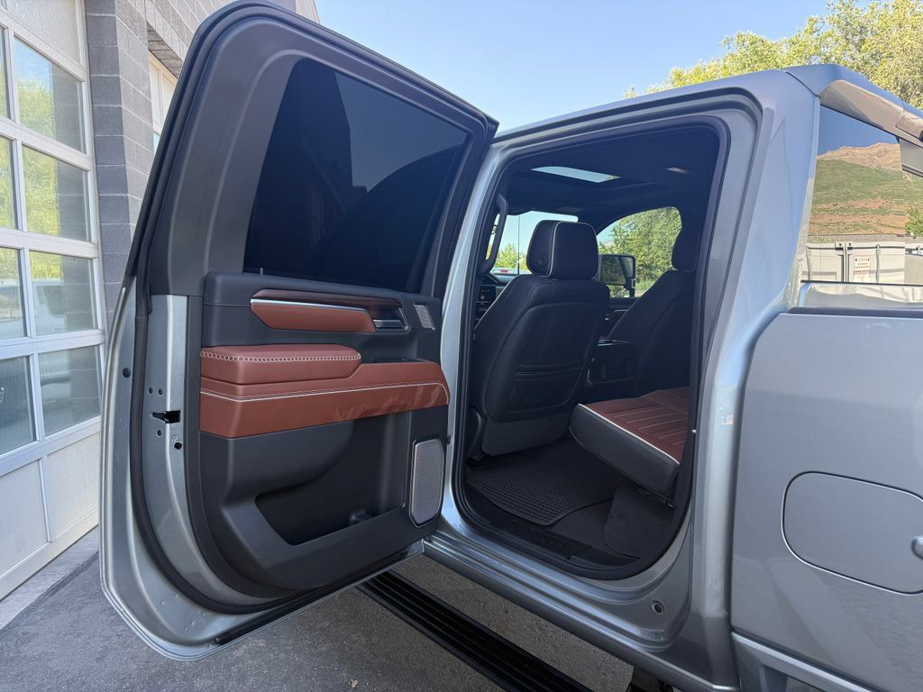 Used 2026 GMC Sierra 3500 Denali Ultimate AWD/4WD image 37