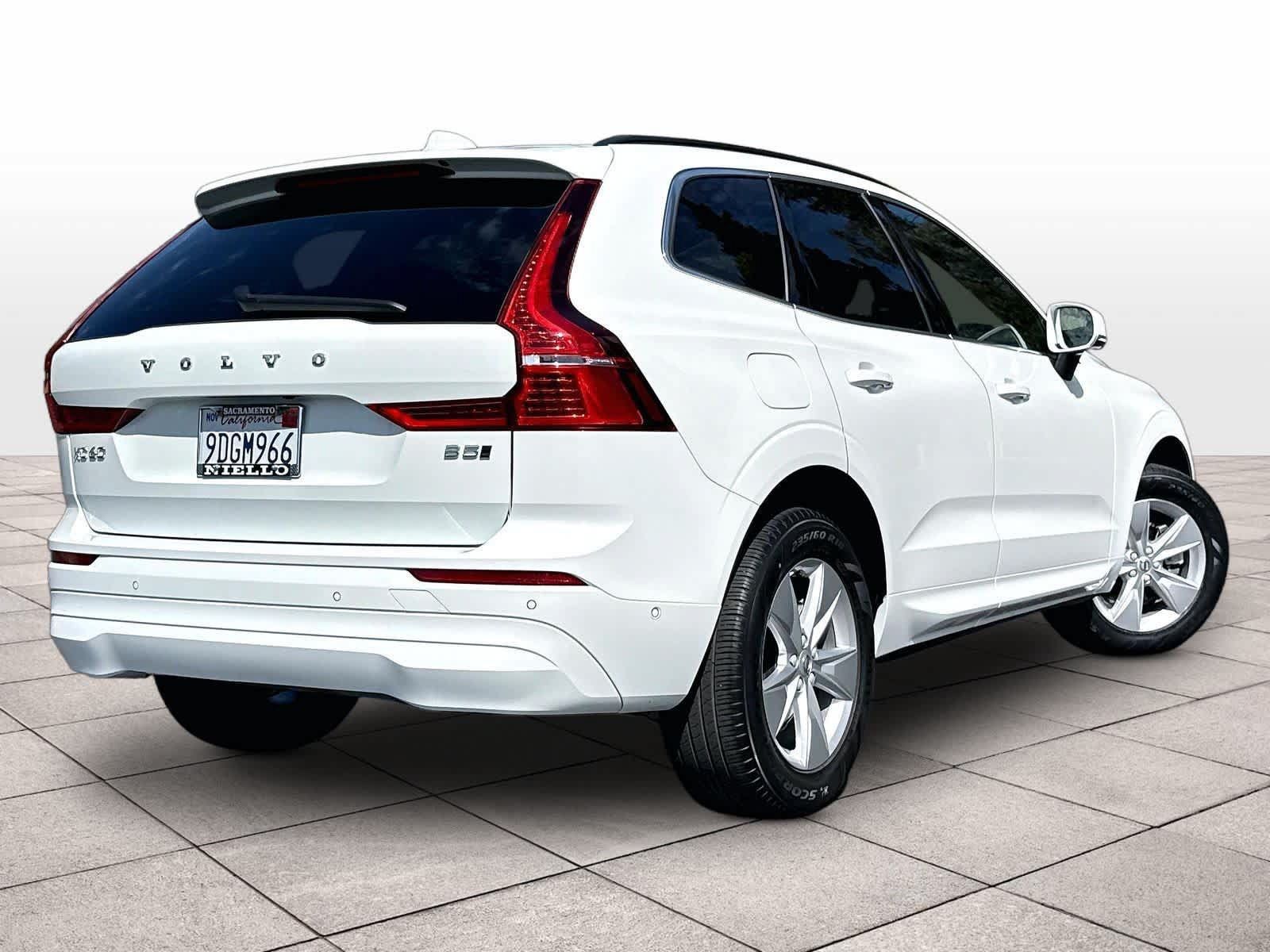 Used 2022 Volvo XC60 B5 Momentum AWD/4WD image 16