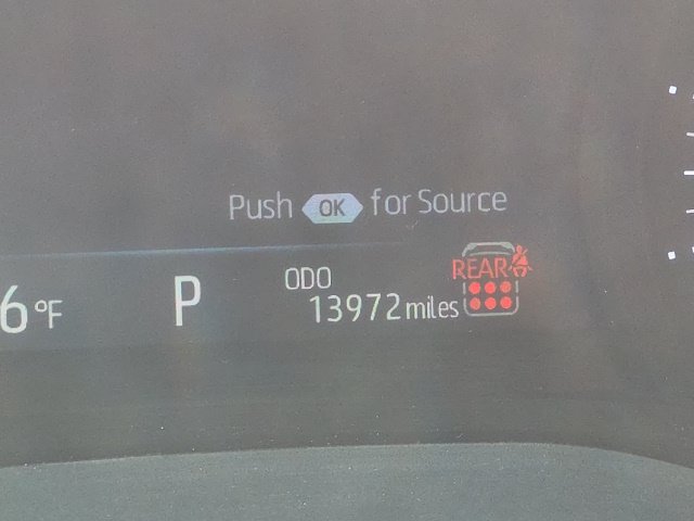 Used 2025 Toyota Sienna XLE FWD image 17