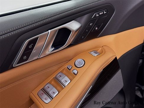 Used 2024 BMW X7 xDrive40i image 18