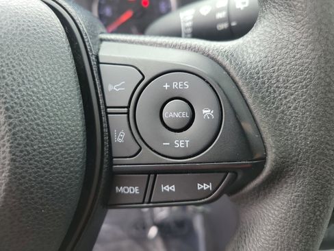 Used 2020 Toyota RAV4 LE image 23