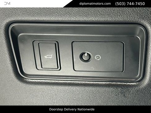 Used 2020 Land Rover Range Rover Sport SVR image 33
