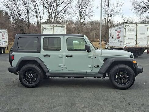 Used 2023 Jeep Wrangler Sport image 8