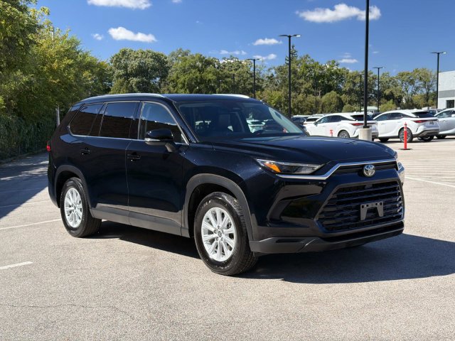 Used 2024 Toyota Grand Highlander AWD image 3