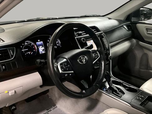 Used 2017 Toyota Camry XLE FWD image 18