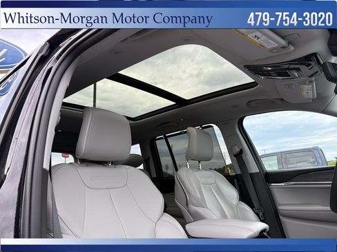 Used 2023 Jeep Grand Cherokee Overland w/ Luxury Tech Group IV AWD/4WD image 45