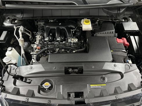 Used 2024 Nissan Pathfinder Platinum image 40