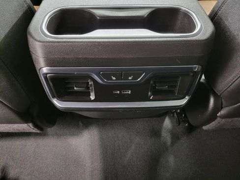 Used 2024 Chevrolet Silverado 1500 High Country image 23