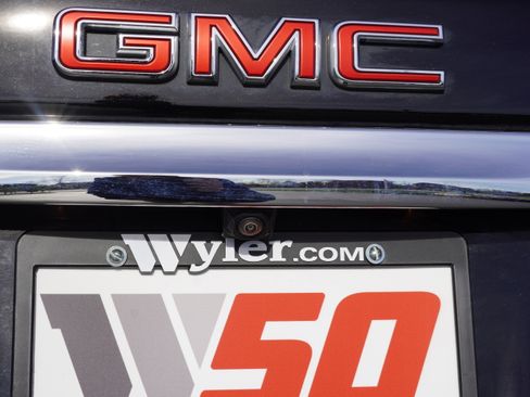 Used 2024 GMC Terrain Denali w/ Denali Premium Package image 10