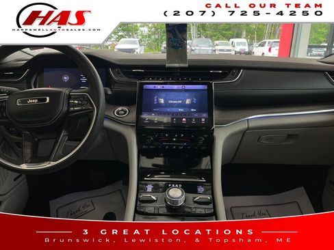 Used 2023 Jeep Grand Cherokee Overland AWD/4WD image 15