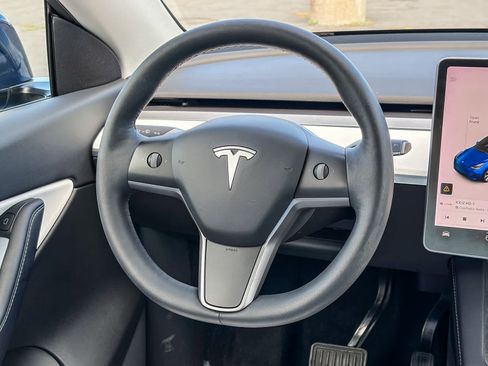 Used 2022 Tesla Model Y Long Range AWD/4WD image 14