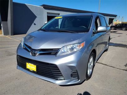 Used 2018 Toyota Sienna LE