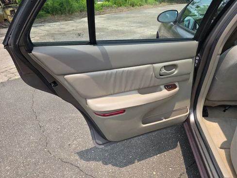 Used 2003 Buick Century Custom FWD image 27