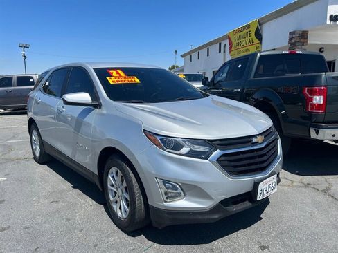 Used 2021 Chevrolet Equinox LT image 3