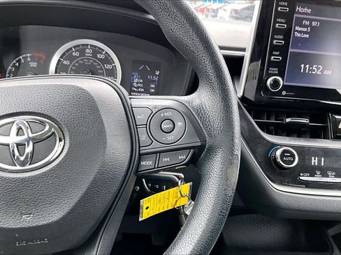 Used 2021 Toyota Corolla LE image 24