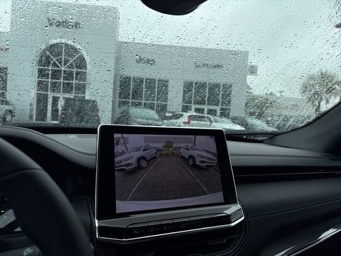 New 2026 Jeep Compass Latitude image 17