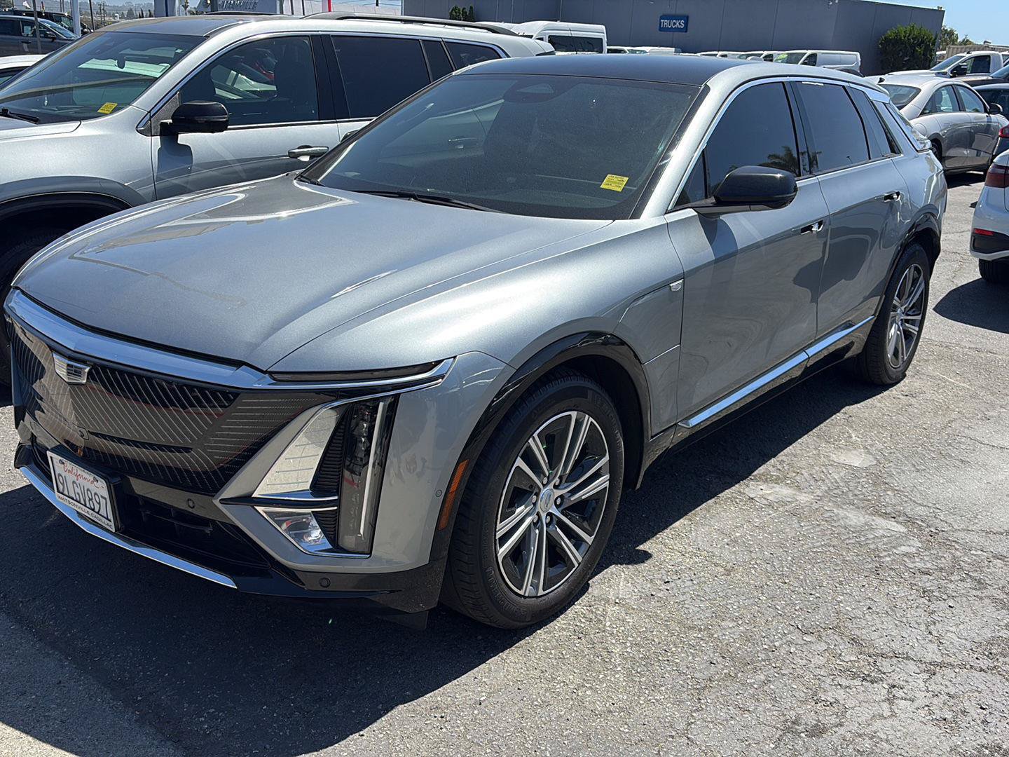 Used 2024 Cadillac Lyriq Luxury AWD/4WD image 1