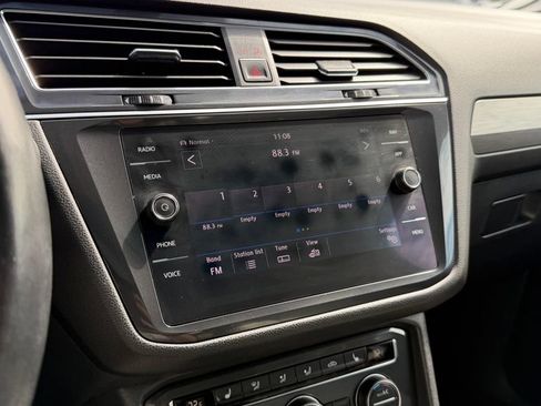 Used 2018 Volkswagen Tiguan SEL image 8