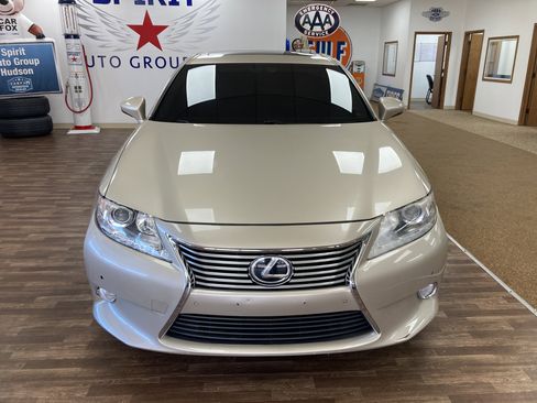 Used 2013 Lexus ES 350 w/ Luxury Pkg image 4