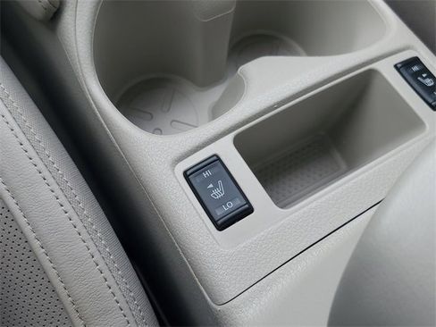 Used 2018 Nissan Rogue Sport SL image 28