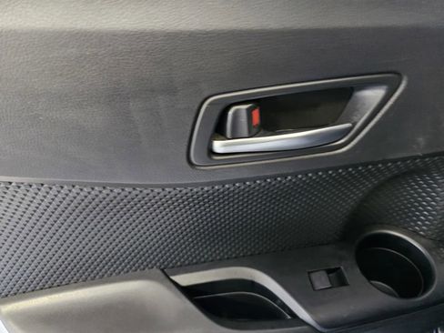 Used 2022 Toyota C-HR XLE FWD image 12