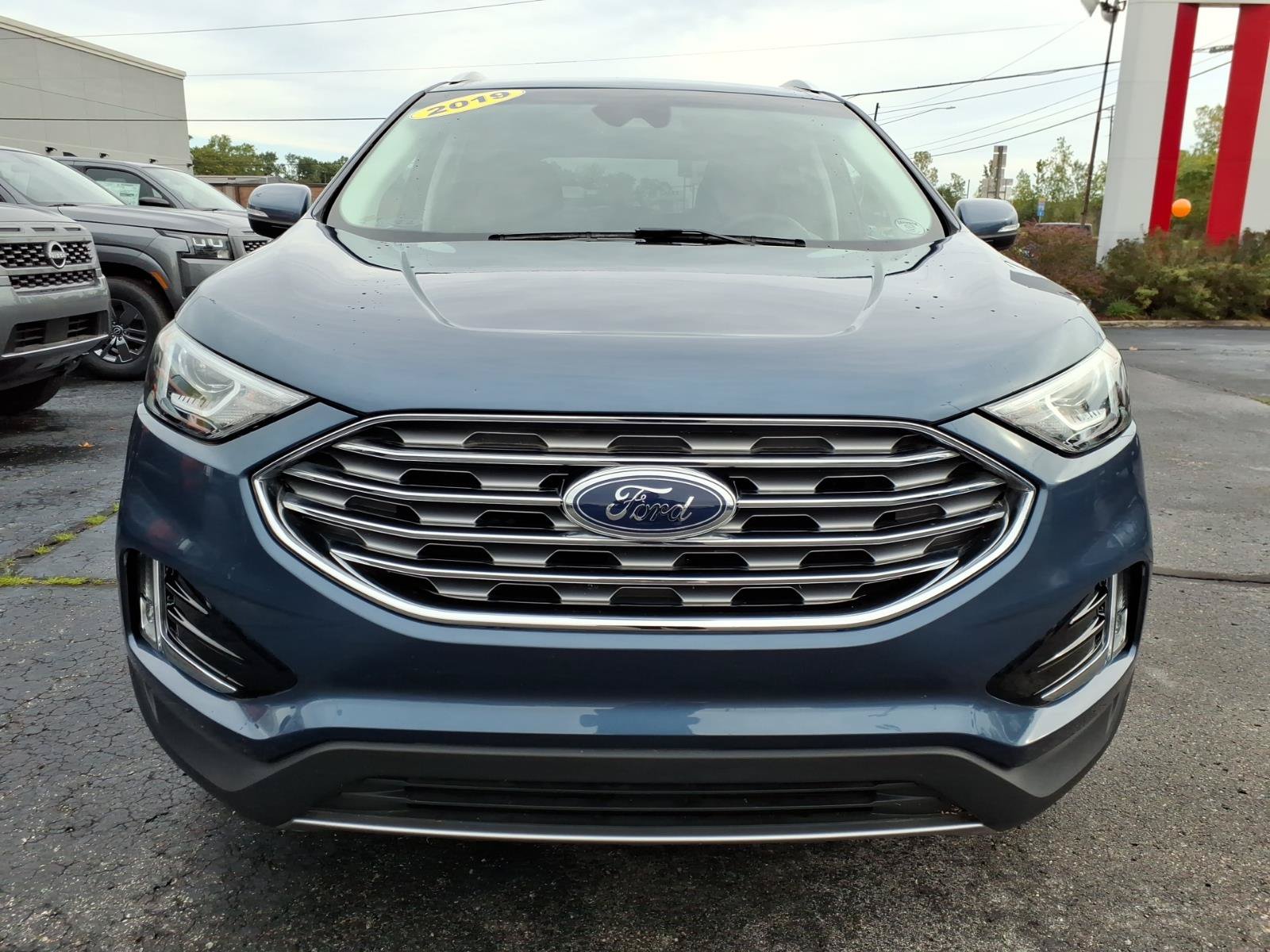 Used 2019 Ford Edge SEL w/ Equipment Group 201A FWD image 2