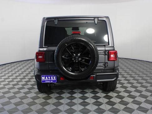 Used 2025 Jeep Wrangler Unlimited Sahara AWD/4WD image 21