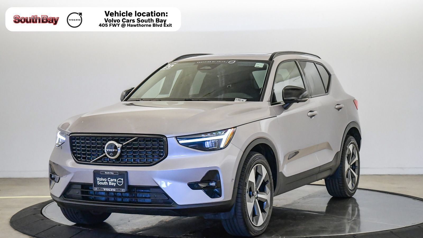Certified 2026 Volvo XC40 B5 Plus AWD/4WD image 1