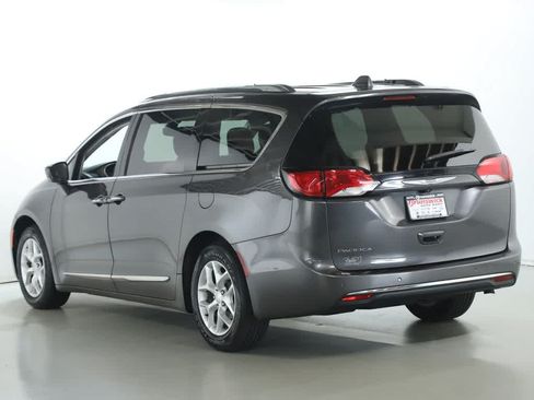 Used 2017 Chrysler Pacifica Touring-L Plus w/ Tire & Wheel Group FWD image 40