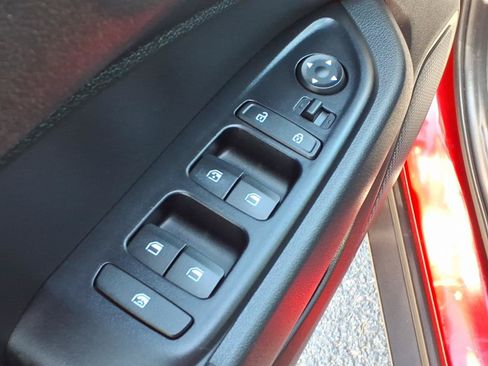 Certified 2024 Hyundai Venue Limited FWD image 21