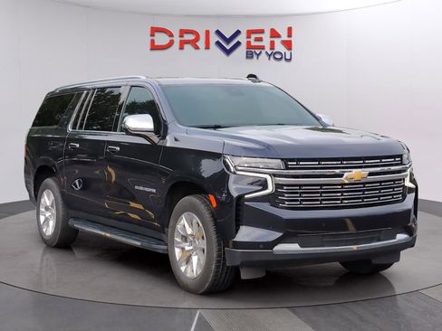 Used 2024 Chevrolet Suburban Premier RWD image 7