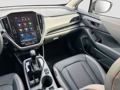 Certified 2025 Subaru Crosstrek 2.5i Limited w/ Crosstrek Mirror Package image 33