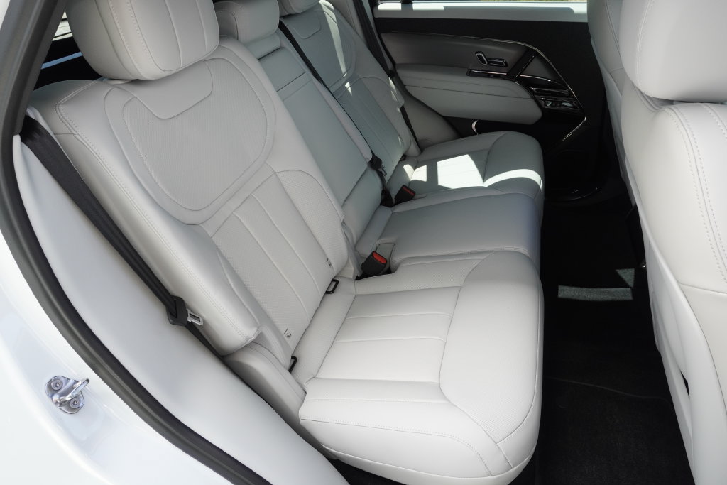 New 2026 Land Rover Range Rover Sport SE AWD/4WD image 27
