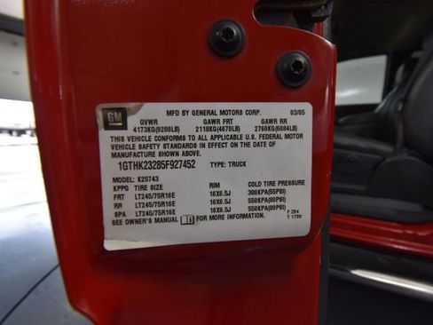 Used 2005 GMC Sierra 2500 SLT w/ Heavy-Duty Power Package image 48