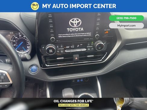 Used 2022 Toyota Highlander XLE image 10