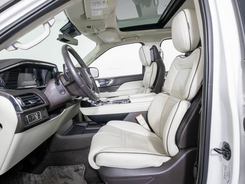 Used 2023 Lincoln Navigator Black Label image 9